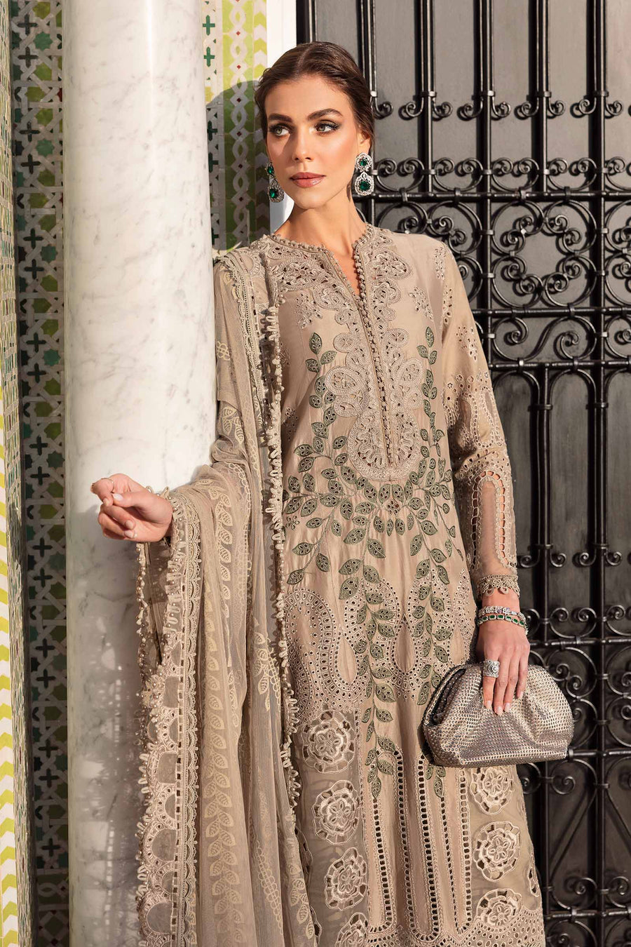 Unstitched 3 Piece Fully Embroidered Lawn Suit With Embroidered Organza Dupatta