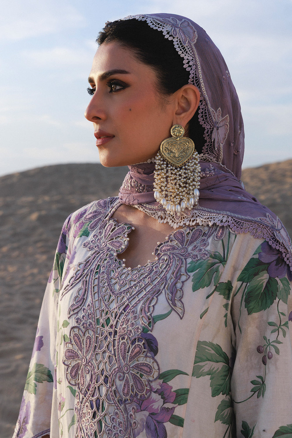 Unstitched 3 Pec Digital Printing & Embroidered Lawn Suit with Embroidered Cotton Net Dupatta