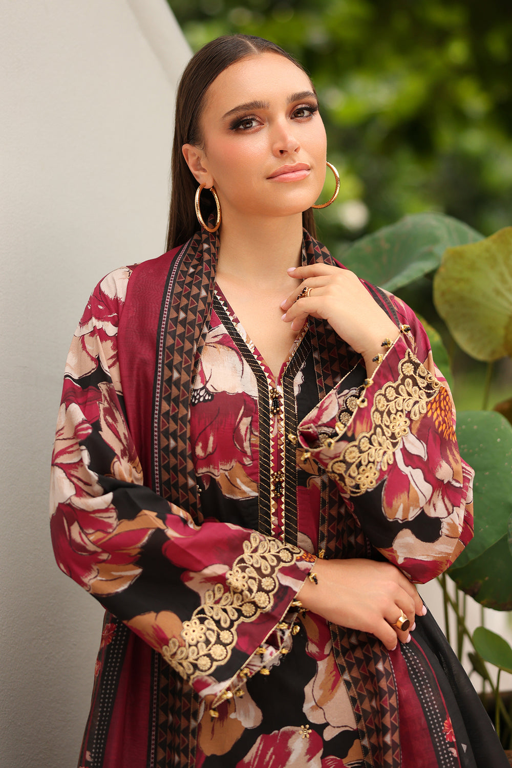 Unstitched 3 Piece Digital Printed Khaddar Suit With Printed Khaddar Dupatta