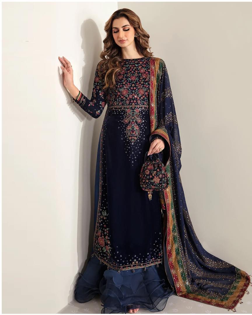 3 Piece Unstitched Heavy Embroidered Velvet Suit ( Full Embroidered Chiffon Dupatta )