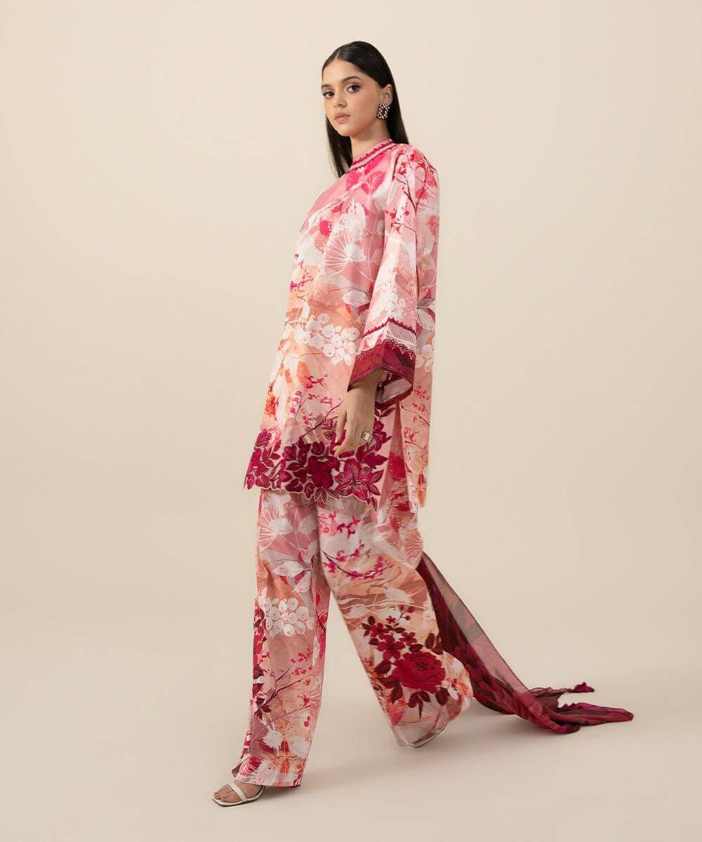 3 Piece Unstitched Heavy Embroidered Lawn Suit ( Fine Printed Silk Dupatta ) - Motif