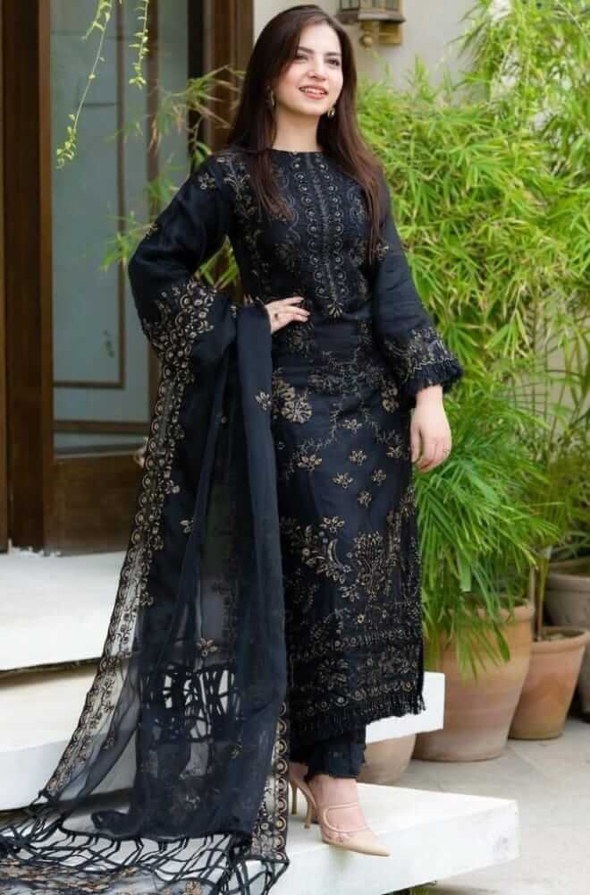 3 Piece Unstitched Heavy Embroidered Lawn Suit ( Fully Embroidered Organza Dupatta ) - Motif