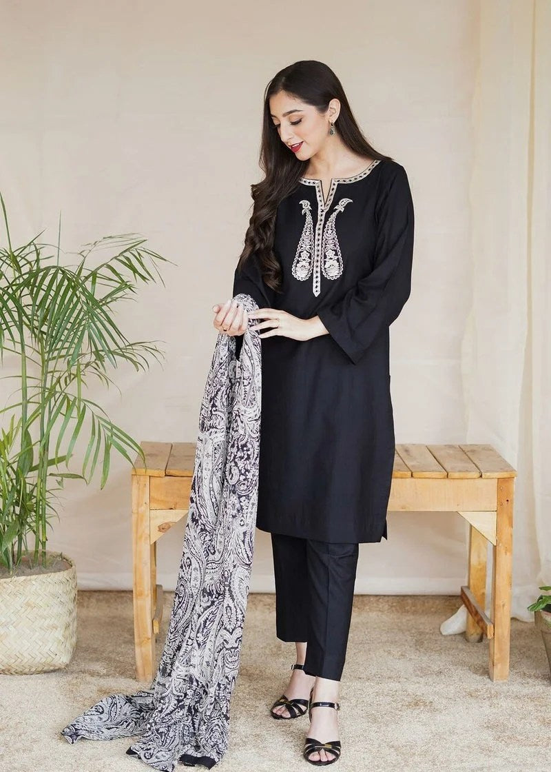 3 pcs unstitched suit by motif