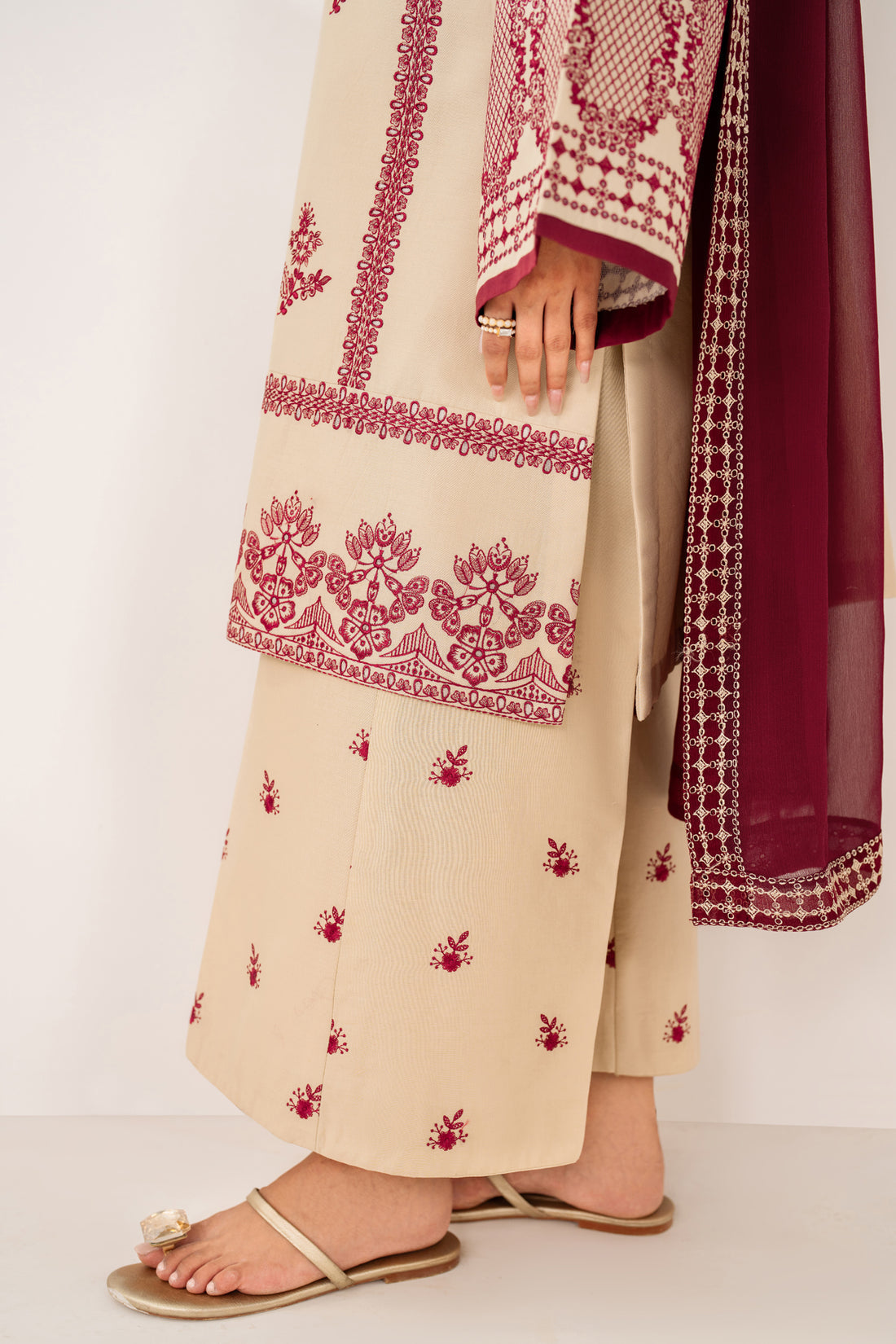 BQ 2950 - 3 Piece Unstitched Heavy Embroidered Dhanak Fabric With Embroidered Dhanak Shawl