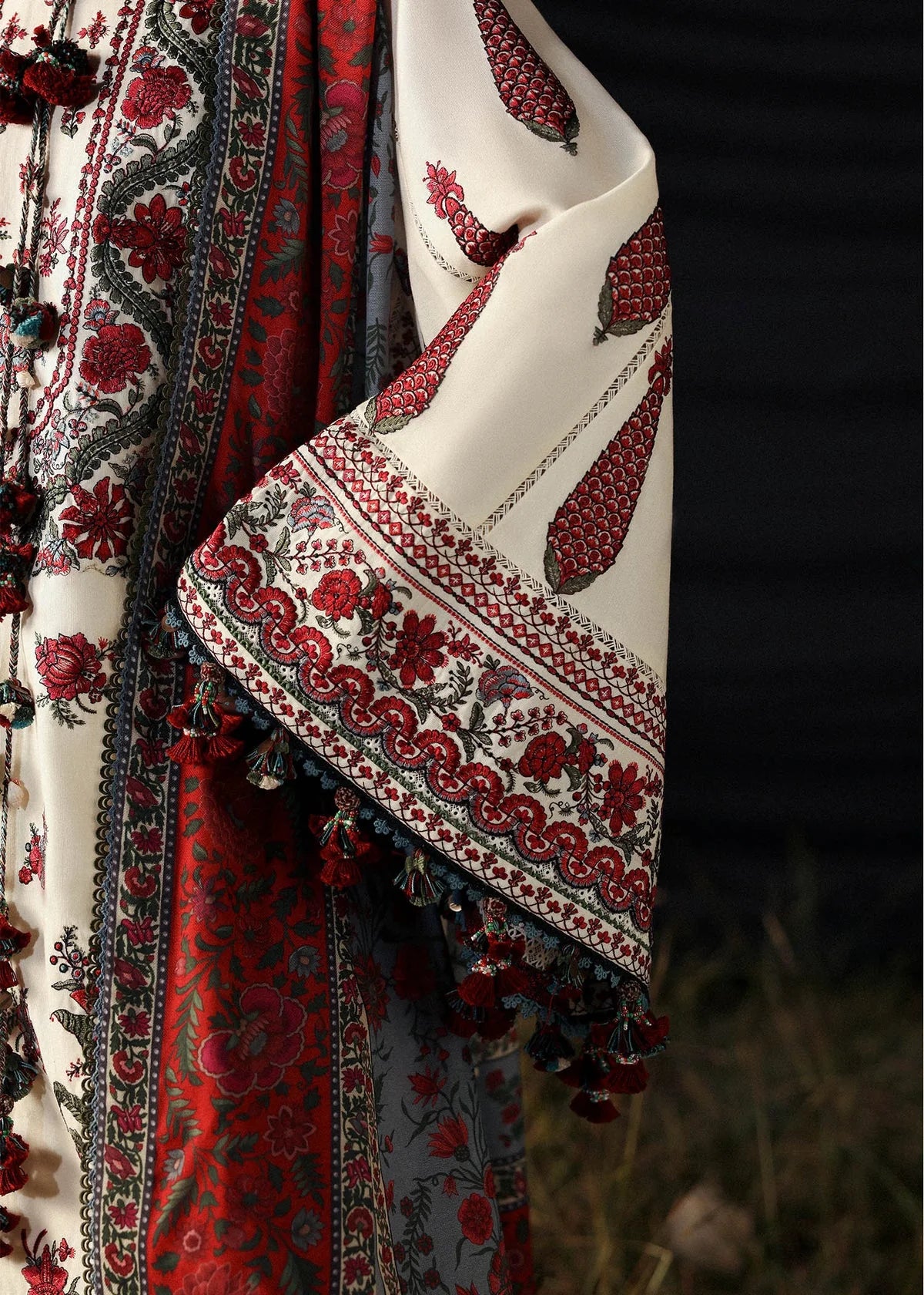 3 Piece Unstitched Fully Embroidered Dhanak Dress With Printed Blended Shawl