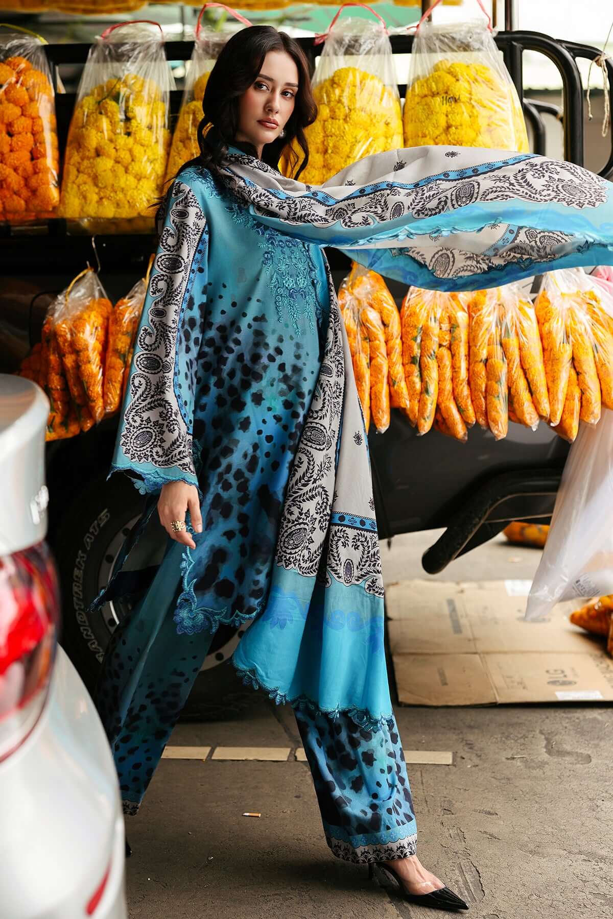 Unstitched 3 Piece Digital Printed Khaddar Suit With Printed Khaddar Dupatta