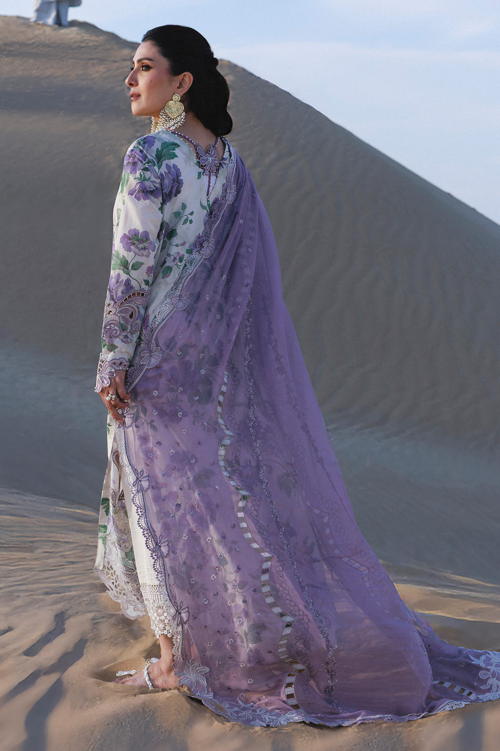 Unstitched 3 Pec Digital Printing & Embroidered Lawn Suit with Embroidered Cotton Net Dupatta