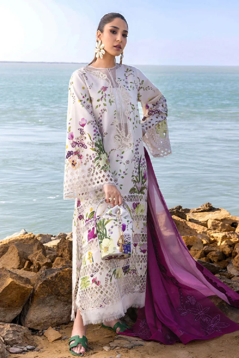 Unstitched 3 Piece Printed Lawn Febric With Embroidered Patch