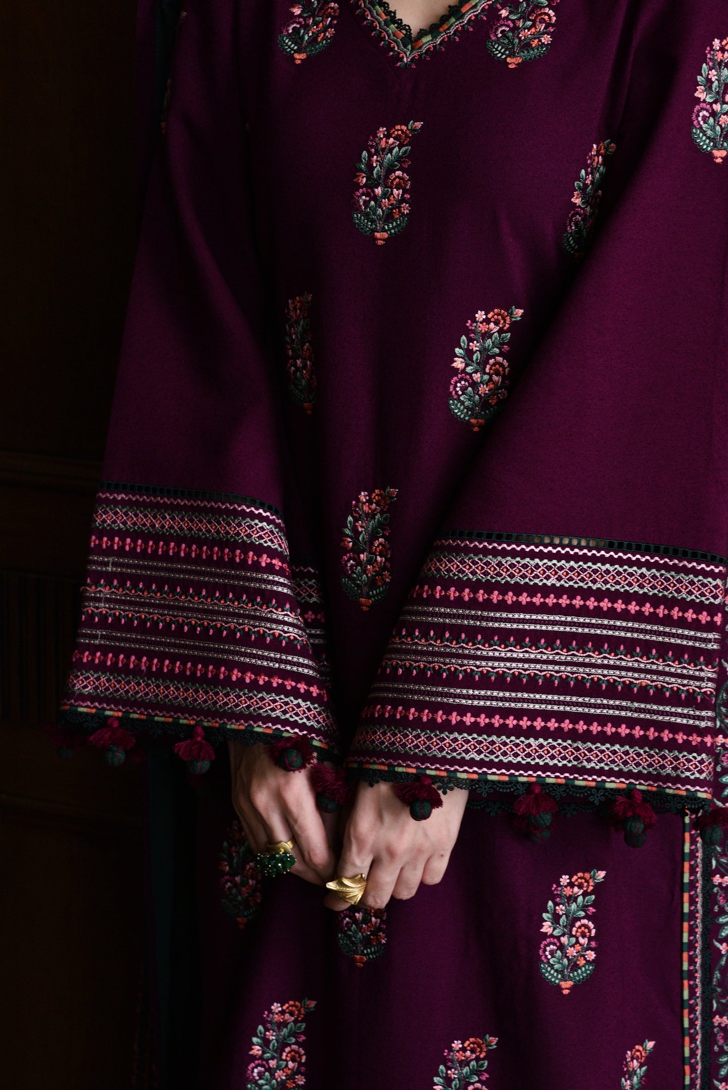 BT 2900 - 3 Piece Unstitched Embroidered Dhanak Fabric With Embroidered Dhanak Shawl