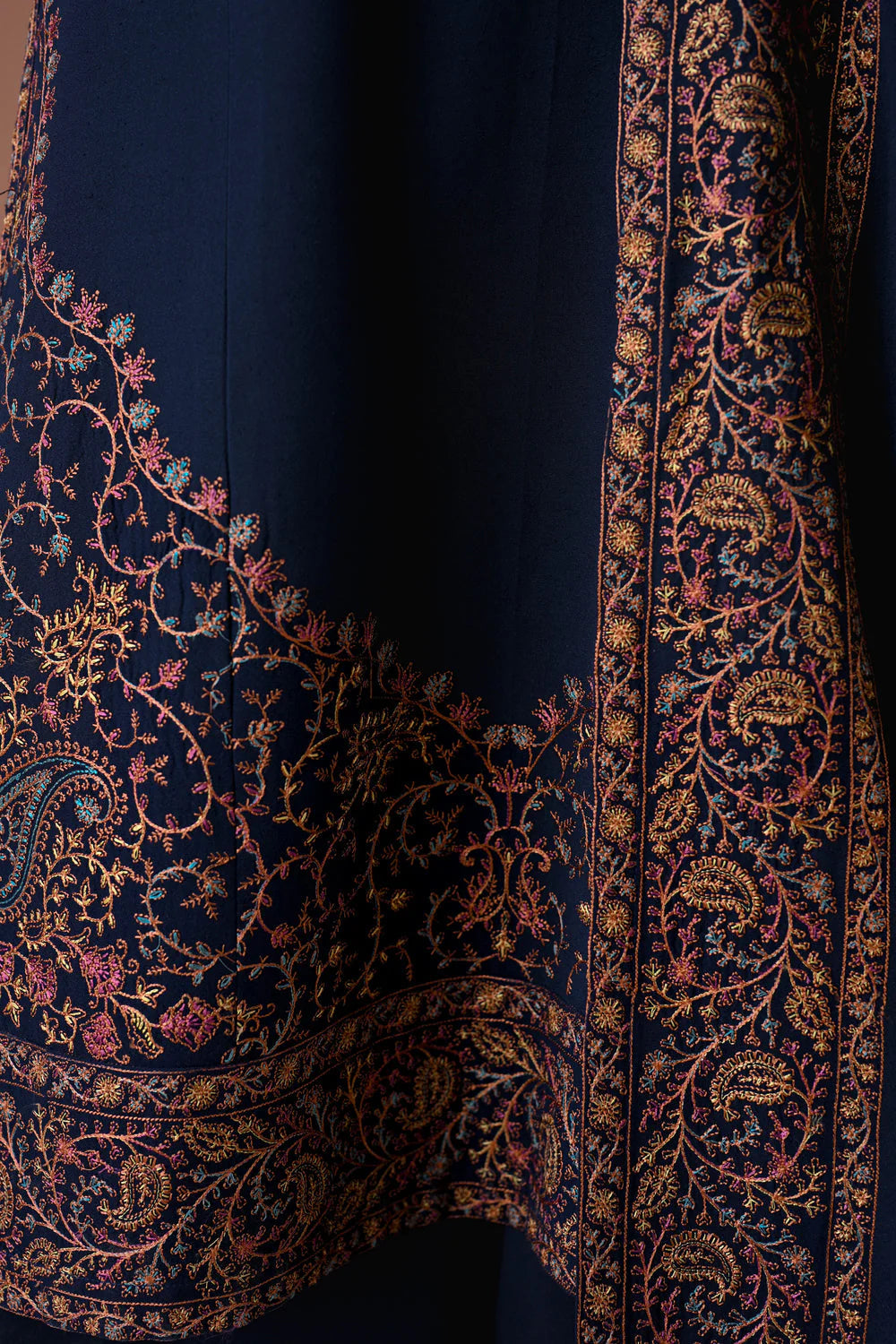 BT 2880A - 3 Piece Unstitched Embroidered Dhanak Fabric With Embroidered Dhanak Shawl