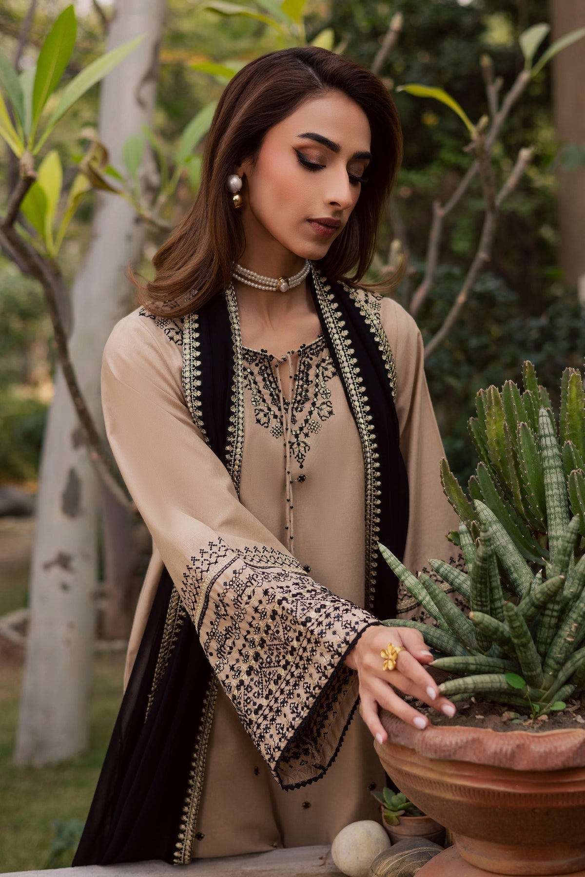 3 Piece Unstitched Embroidered Dhanak Fabric With Embroidered Dhanak Shawl