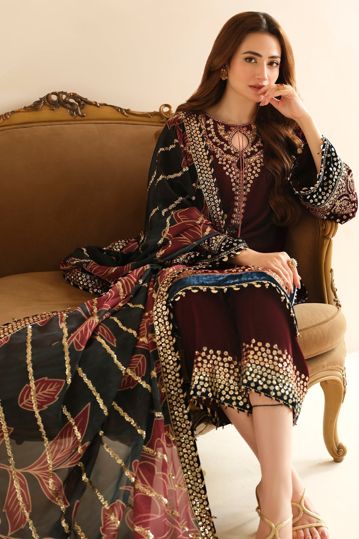 Unstitched 3 Piece Fully Embroidered Velvet Suit with Embroidered Organza Dupatta