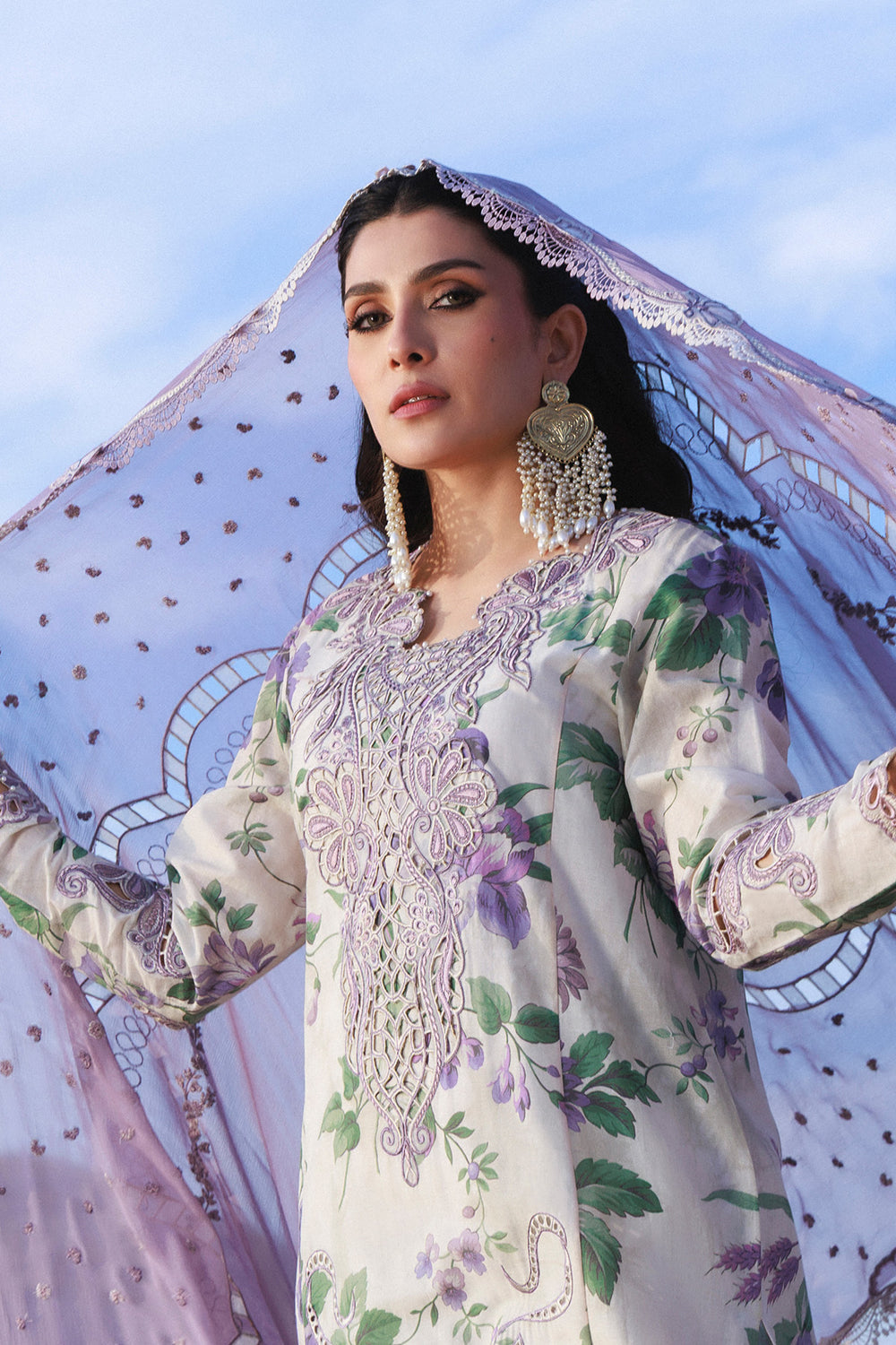 Unstitched 3 Pec Digital Printing & Embroidered Lawn Suit with Embroidered Cotton Net Dupatta