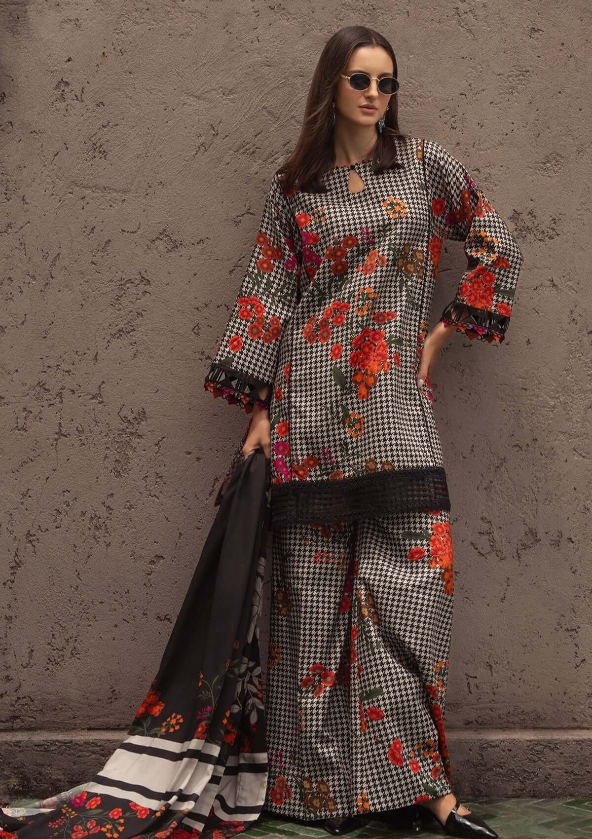 Unstitched 3 Piece Digital Printed Khaddar Suit With Printed Khaddar Dupatta