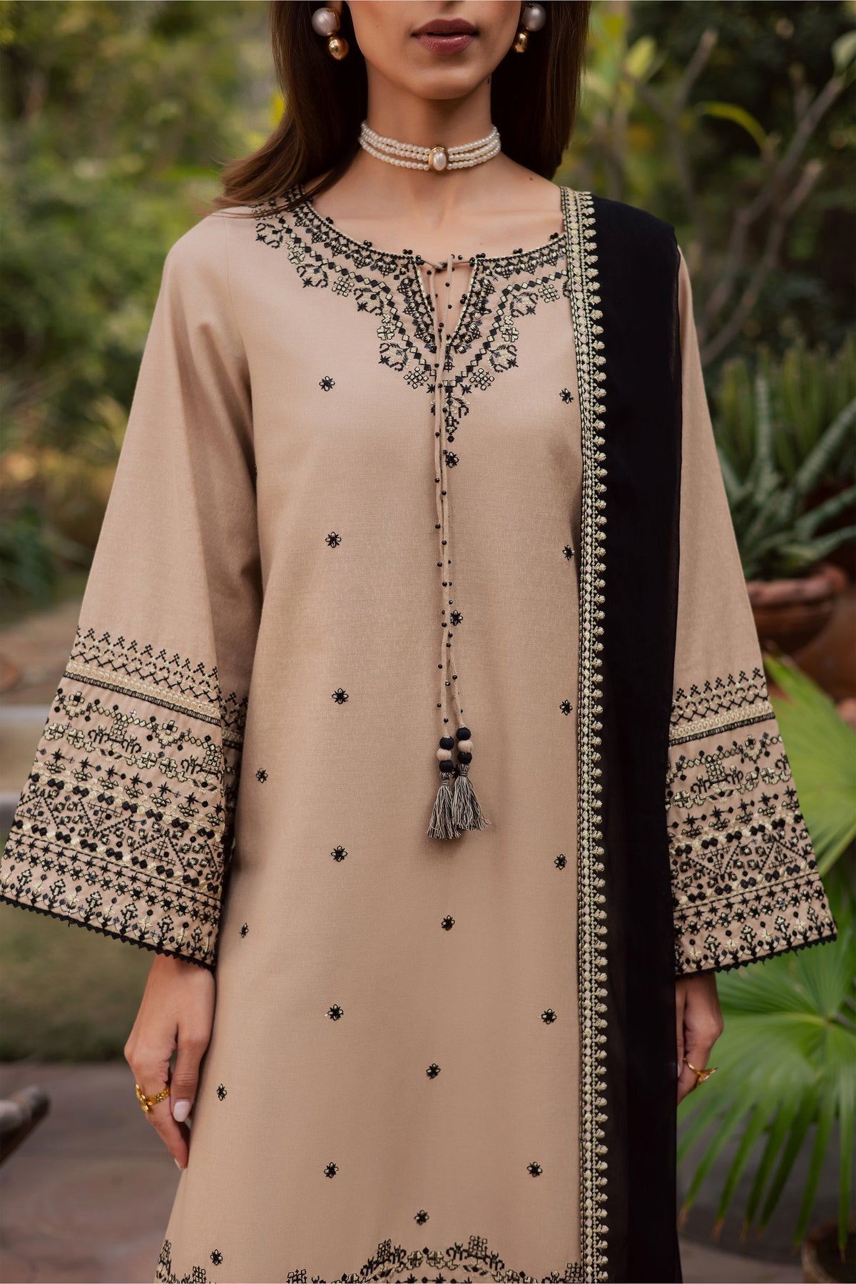 3 Piece Unstitched Embroidered Dhanak Fabric With Embroidered Dhanak Shawl