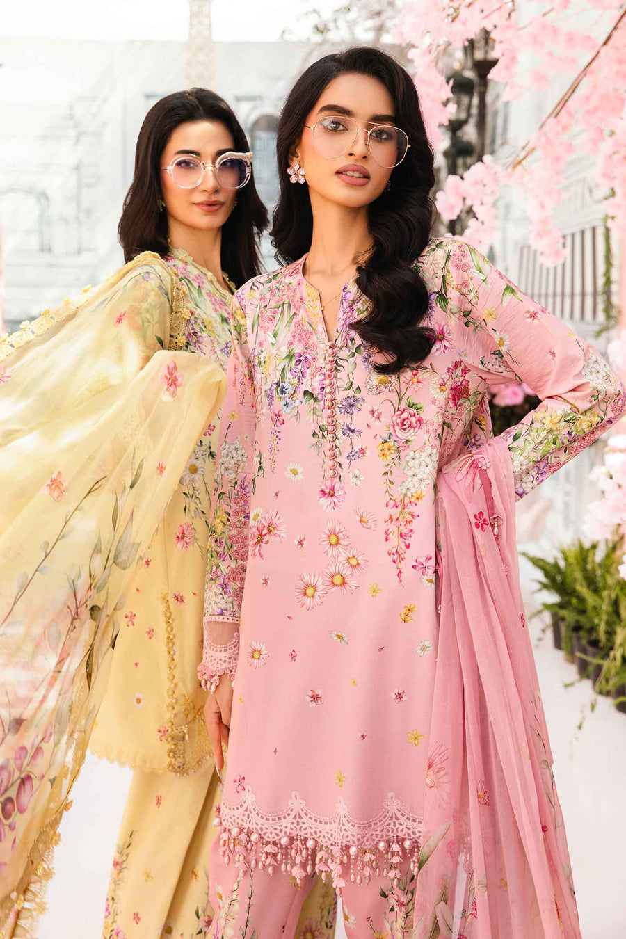 Unstitched 3 Piece Digital Printed Lawn Suit With Printed Shiffon Dupatta